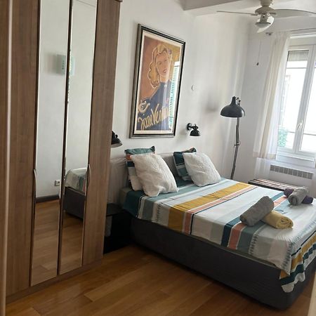 2 Bedroom Funky Apartment In The Heart Of The Old Town Of Antibes Exterior photo