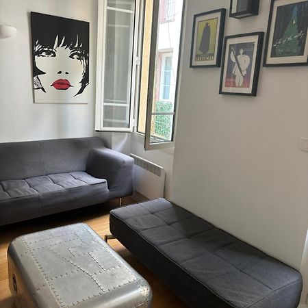 2 Bedroom Funky Apartment In The Heart Of The Old Town Of Antibes Exterior photo