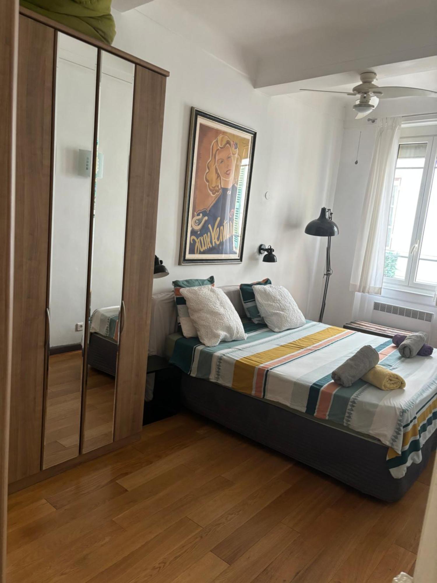 2 Bedroom Funky Apartment In The Heart Of The Old Town Of Antibes Exterior photo