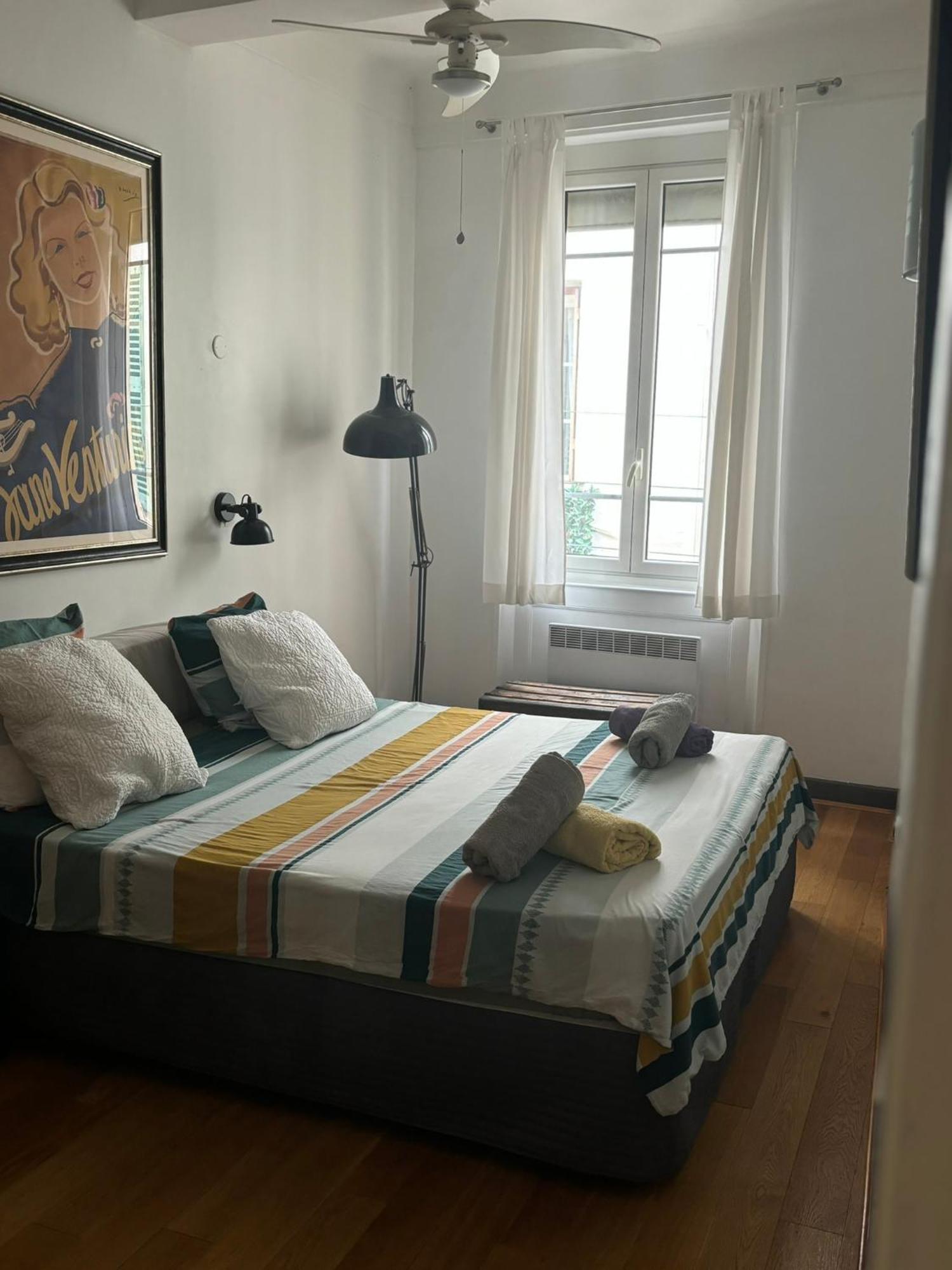 2 Bedroom Funky Apartment In The Heart Of The Old Town Of Antibes Exterior photo