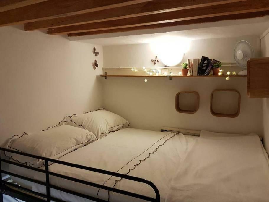 2 Bedroom Funky Apartment In The Heart Of The Old Town Of Antibes Exterior photo
