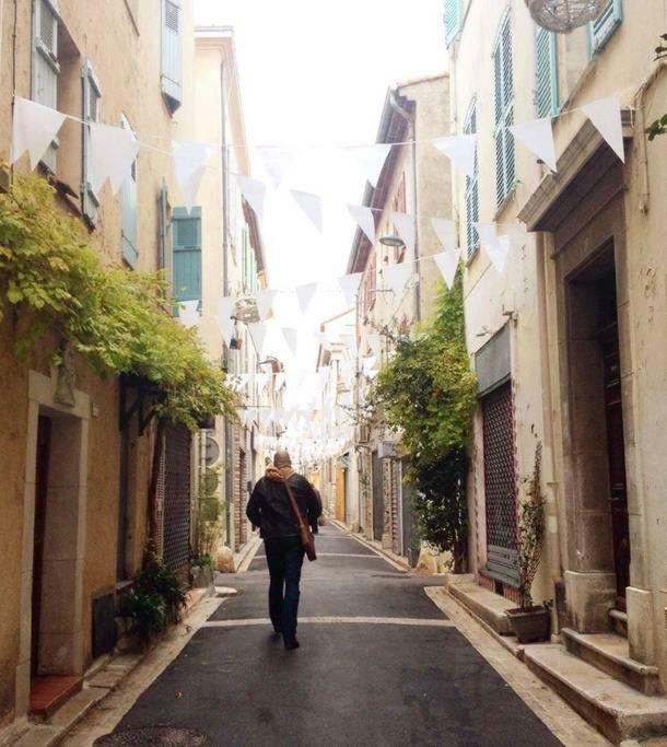 2 Bedroom Funky Apartment In The Heart Of The Old Town Of Antibes Exterior photo
